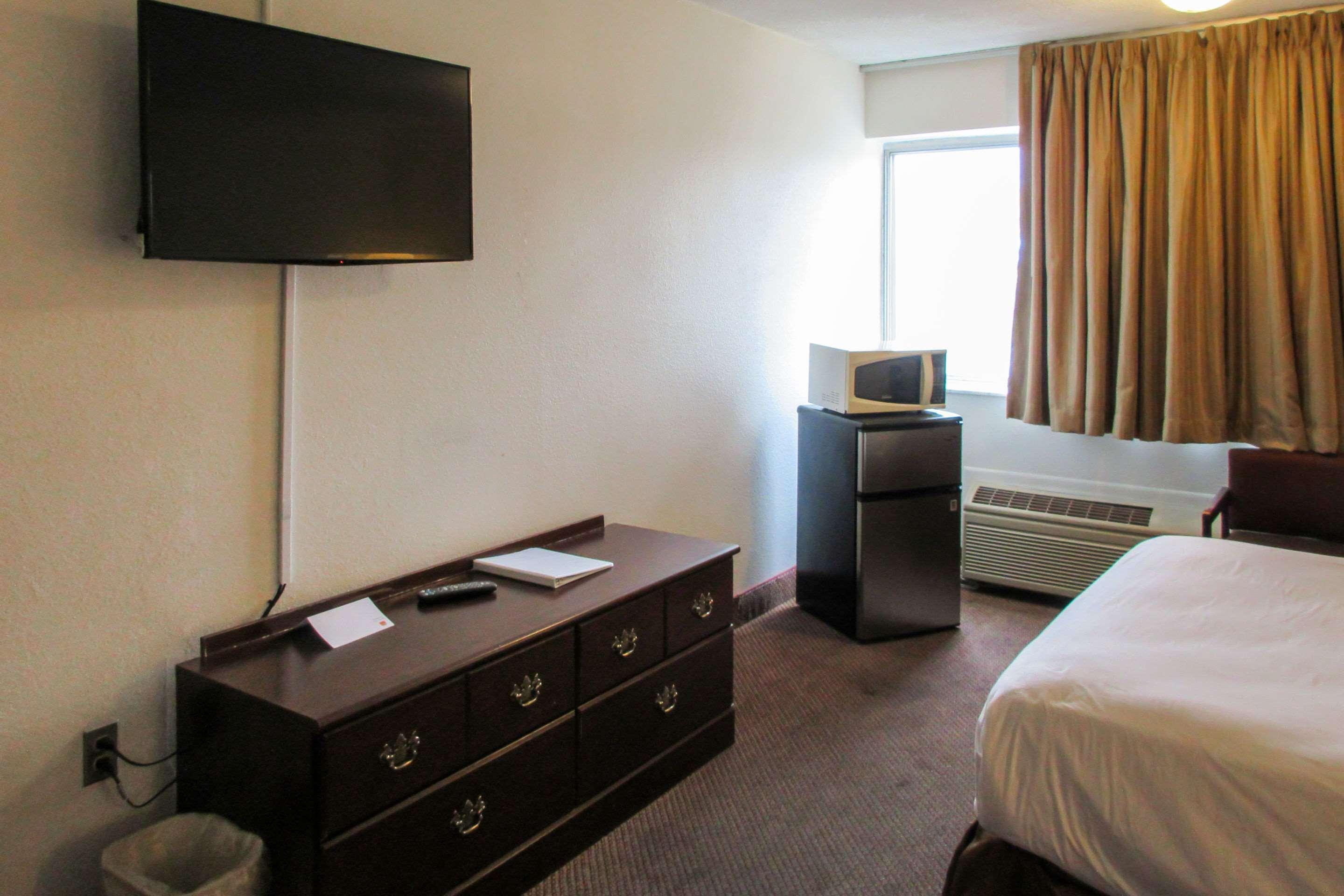 Days Inn By Wyndham Erie Kearsarge Εξωτερικό φωτογραφία