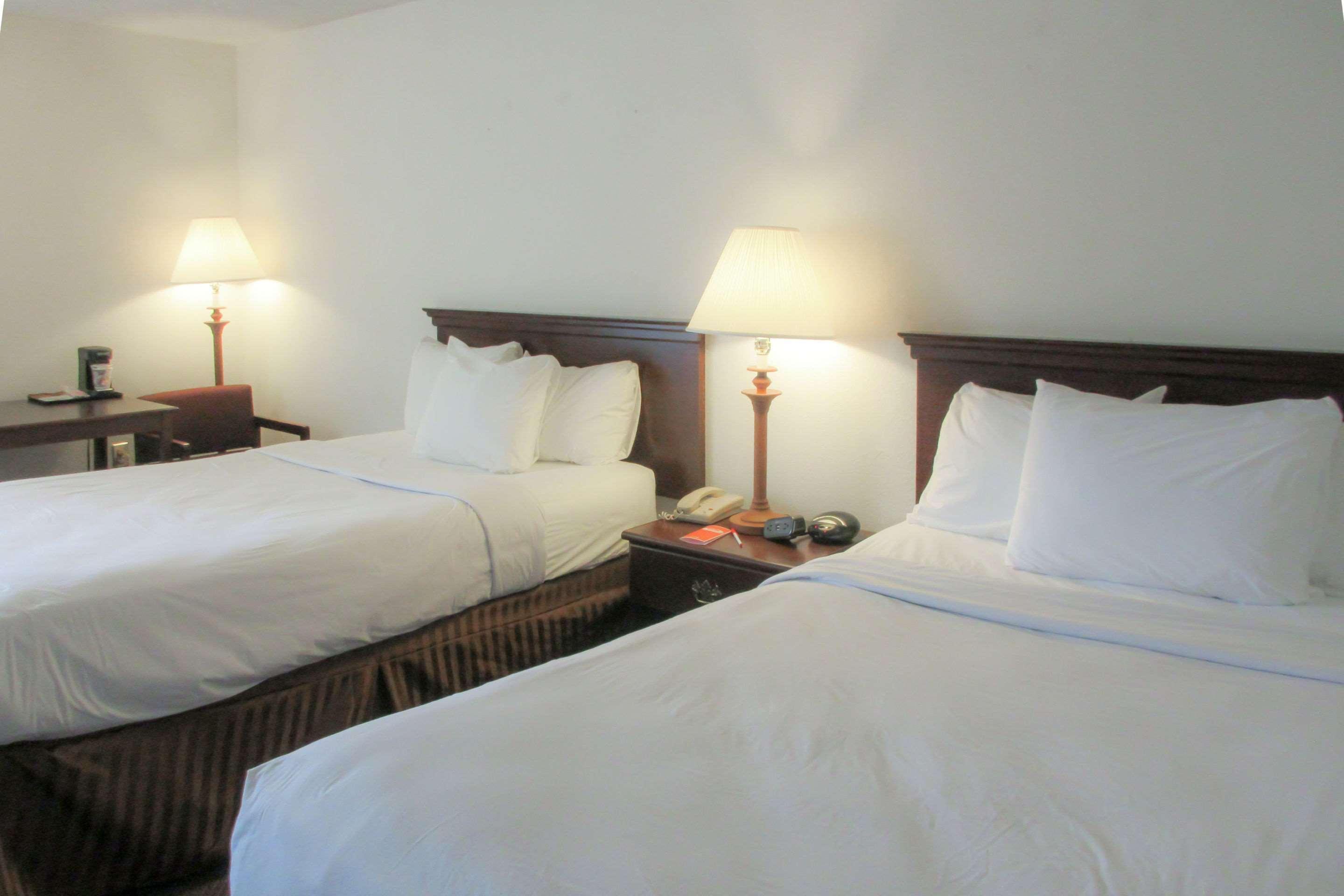 Days Inn By Wyndham Erie Kearsarge Εξωτερικό φωτογραφία