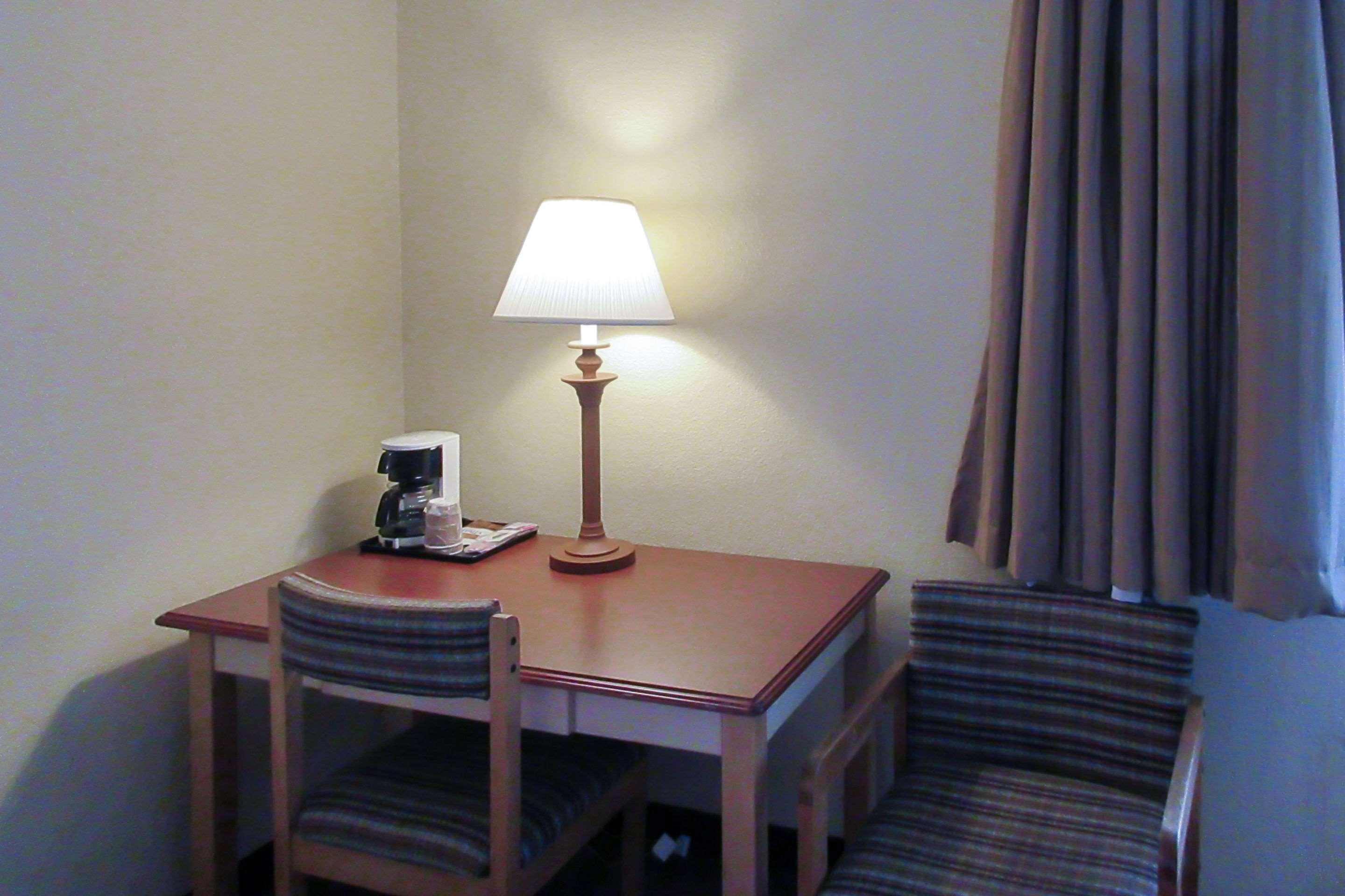 Days Inn By Wyndham Erie Kearsarge Εξωτερικό φωτογραφία