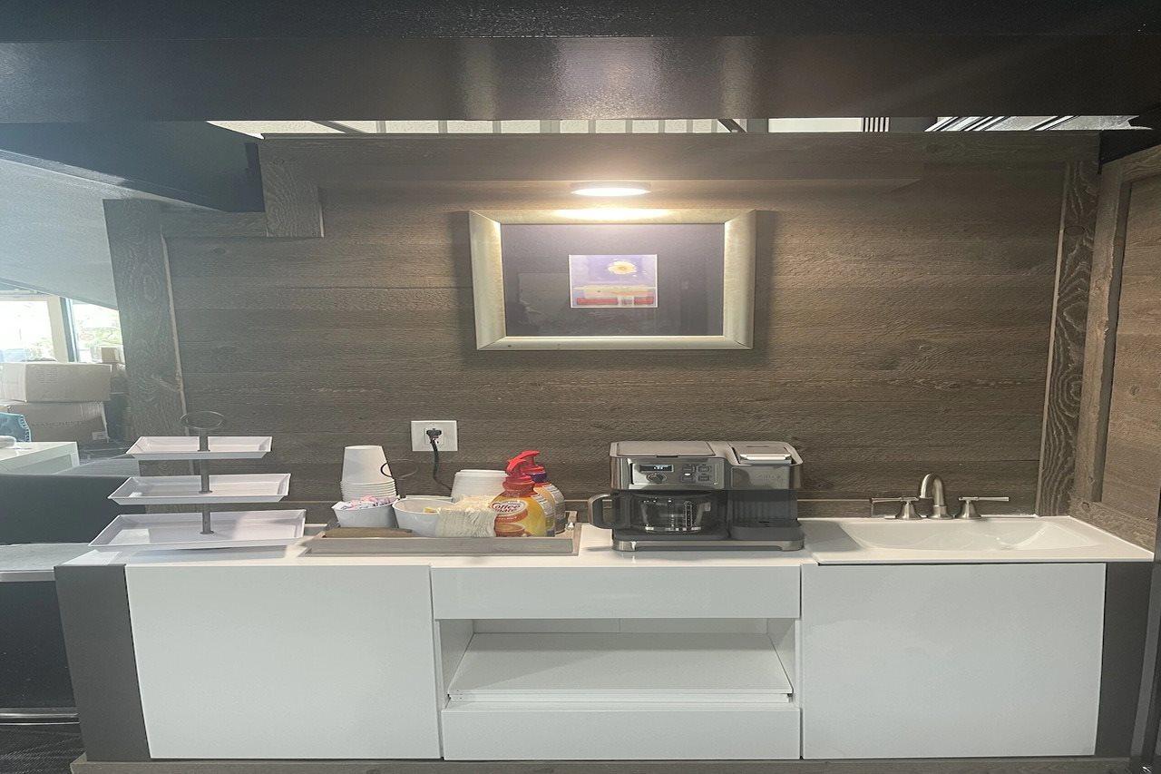 Days Inn By Wyndham Erie Kearsarge Εξωτερικό φωτογραφία