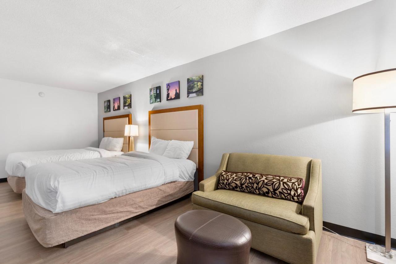 Days Inn By Wyndham Erie Kearsarge Εξωτερικό φωτογραφία